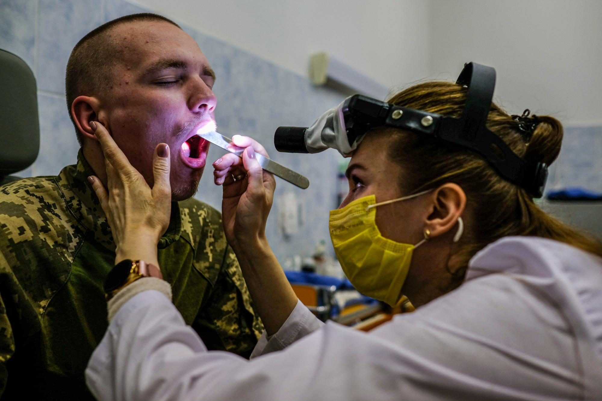 Реформа МСЕК, повторні ВЛК, надбавки вчителям, податки. Головні зміни цієї зими в Україні